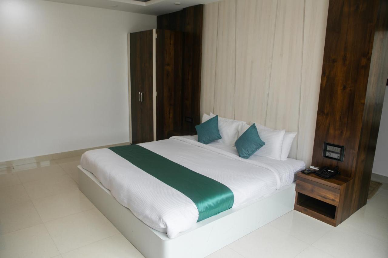 Crescent International Kohima Εξωτερικό φωτογραφία